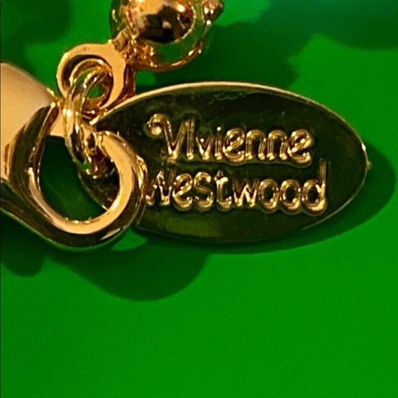 How to spot a fake Vivienne Westwood - Picture 4 of 4
